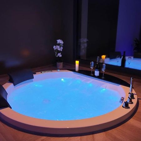 Les Suites Du Payre - Suite Passion Talmont-Saint-Hilaire ภายนอก รูปภาพ