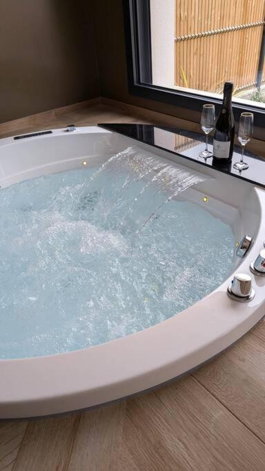 Les Suites Du Payre - Suite Passion Talmont-Saint-Hilaire ภายนอก รูปภาพ