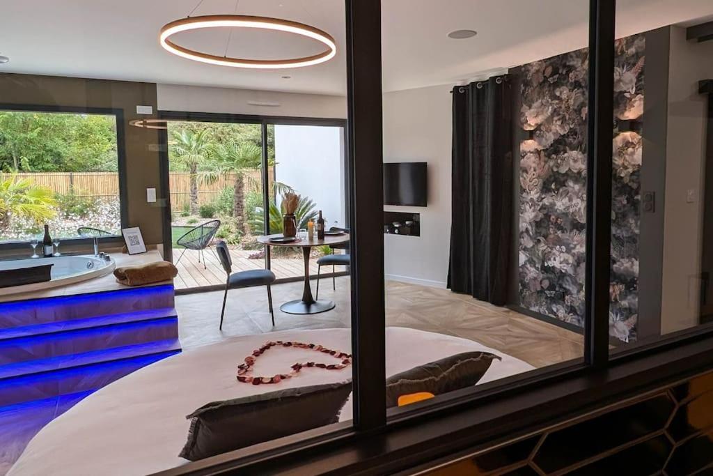 Les Suites Du Payre - Suite Passion Talmont-Saint-Hilaire ภายนอก รูปภาพ