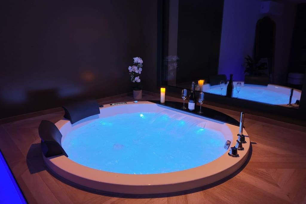 Les Suites Du Payre - Suite Passion Talmont-Saint-Hilaire ภายนอก รูปภาพ